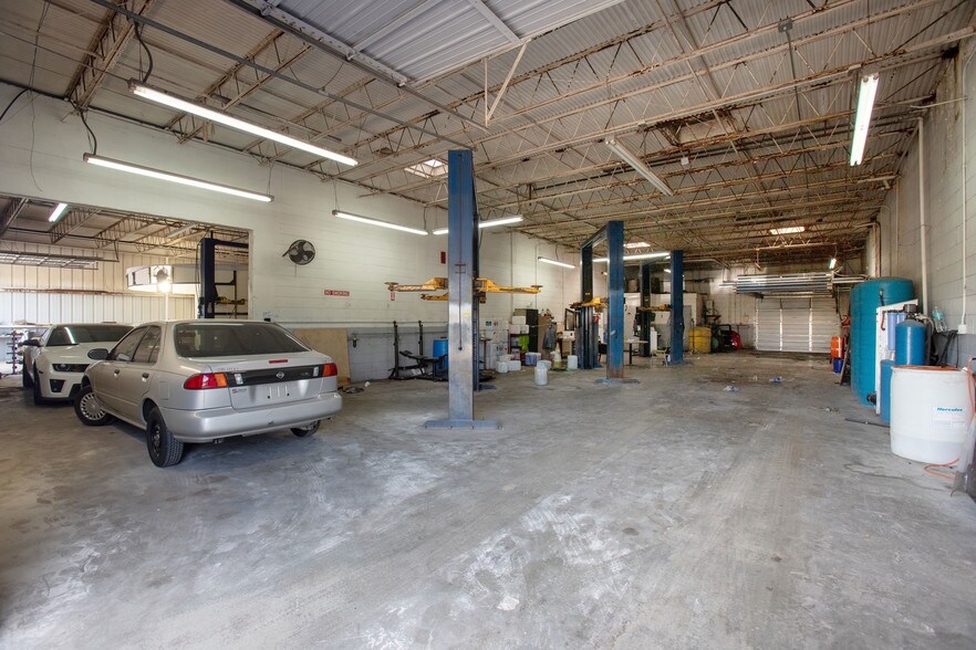 More Photos Of 6239 S Orange Blossom Trl, Orlando Auto Dealership For Sale