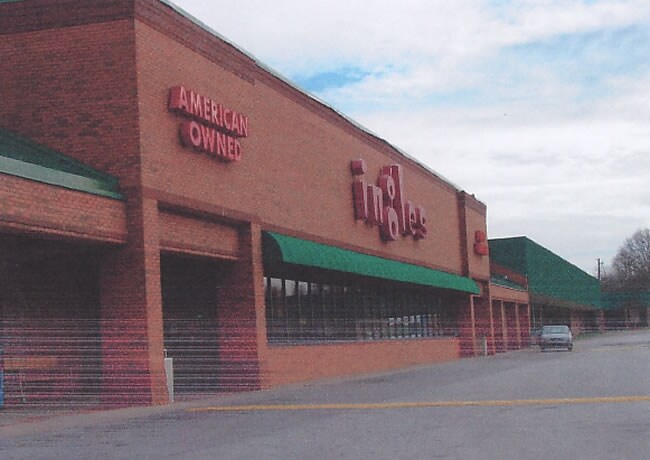 More Photos Of 903 Elbert St, Elberton Freestanding For Lease