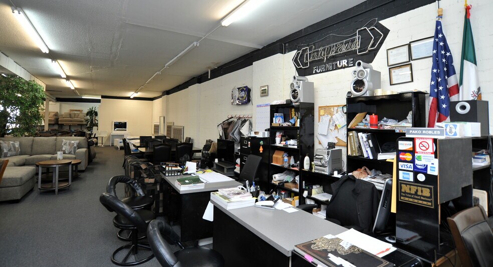 More Photos Of 209 N Arroyo Blvd, Nogales Storefront For Sale