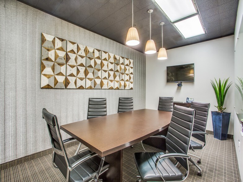 More Photos Of 5100 Westheimer Rd, Houston Office For Lease