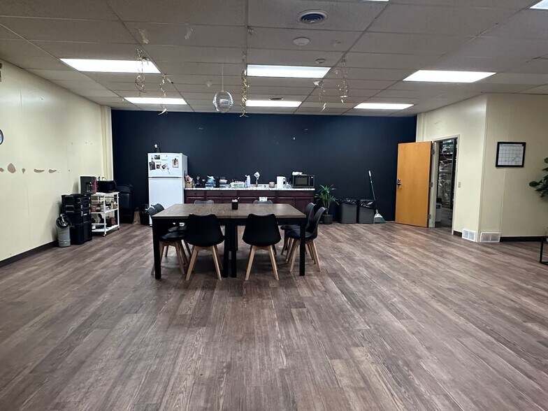 More Photos Of 2883 Aero Park Dr, Traverse City Warehouse For Sale