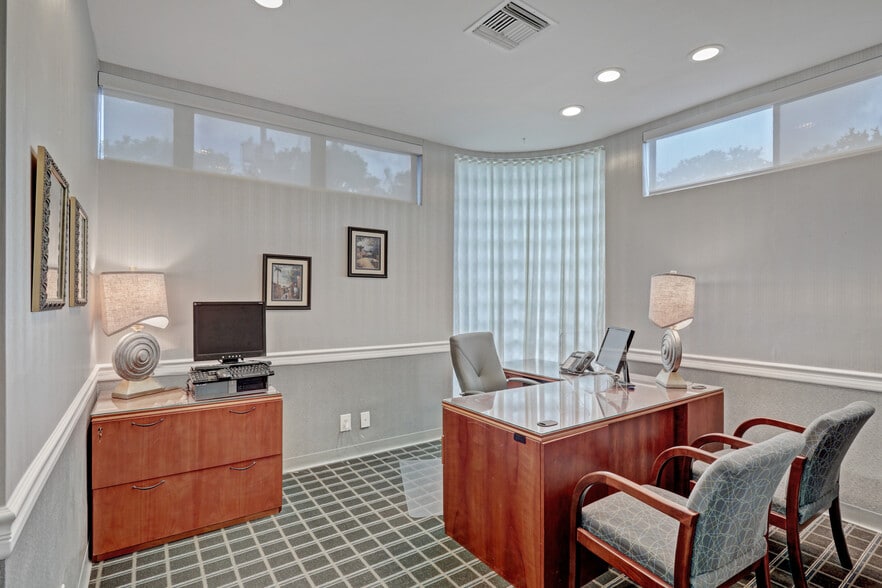 More Photos Of 3537 Forest Hill Blvd, West Palm Beach Medical For Lease