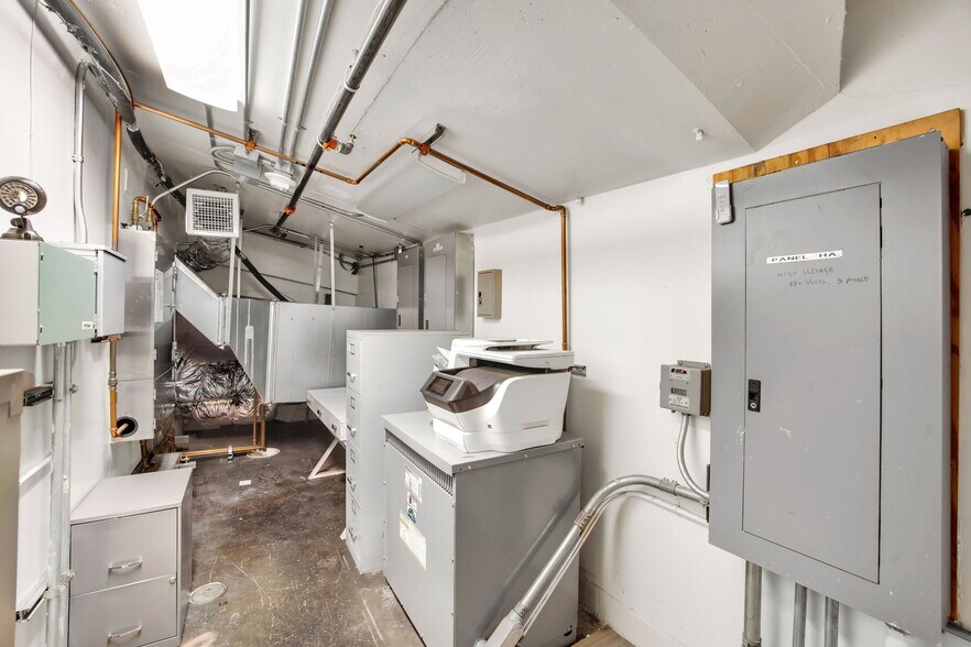 More Photos Of 701 W 7th St, Los Angeles Apartments For Lease