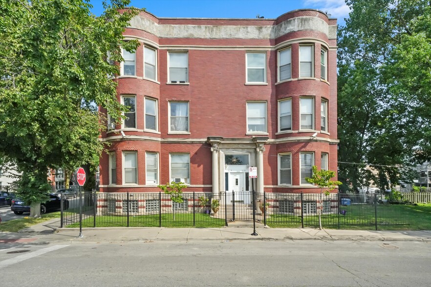 Primary Photo Of 636 E 44th St, Chicago Apartments For Sale