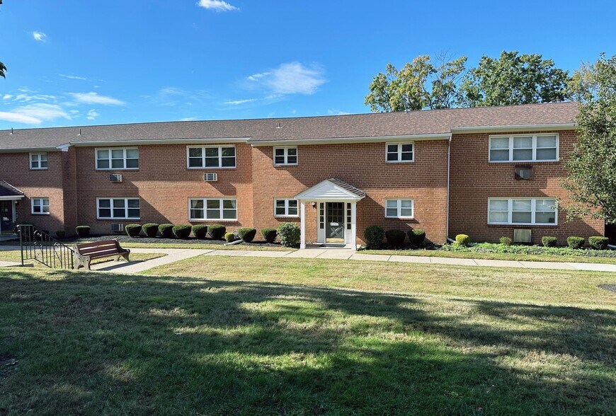 More Photos Of 200 Spruce St, Doylestown Multifamily For Sale