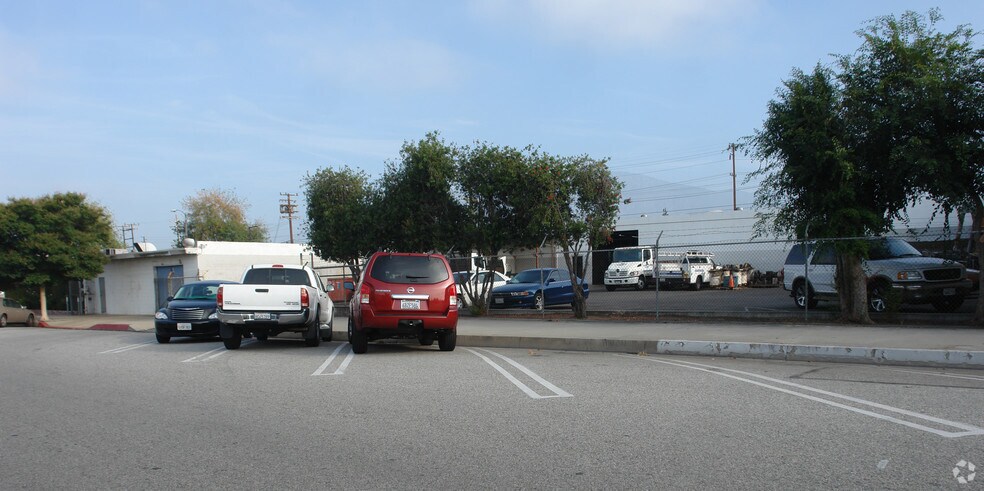 More Photos Of 924-926 S Primrose Ave, Monrovia Warehouse For Lease