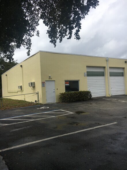 Primary Photo Of 1875 S Dixie Hwy, Pompano Beach Flex For Lease