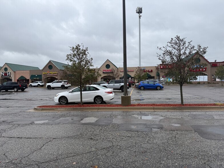 More Photos Of 21300-21384 Hall Rd, Clinton Township Freestanding For Lease