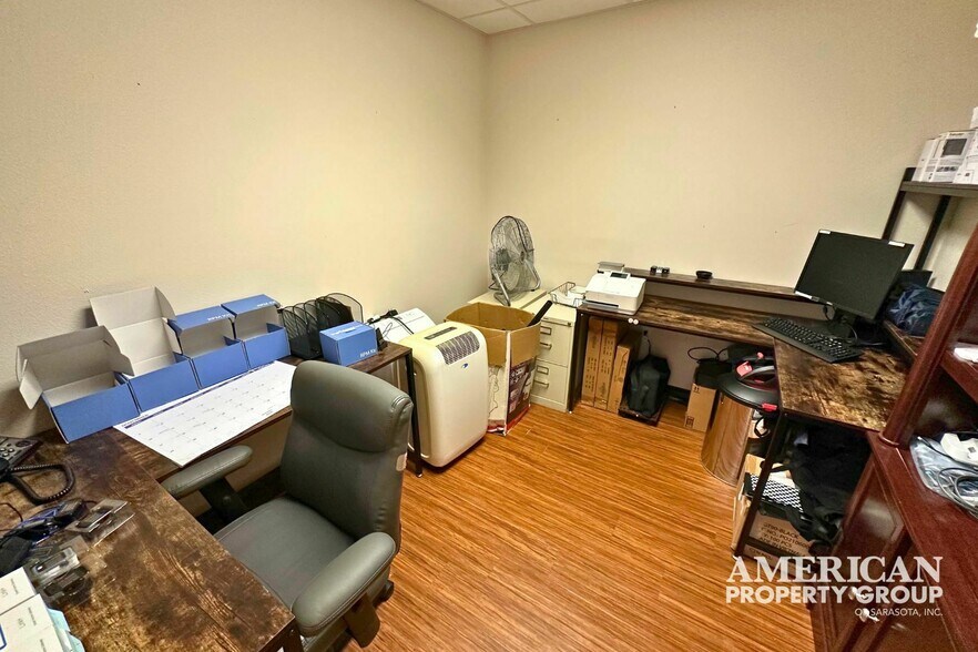 More Photos Of 7013 S Tamiami Trl, Sarasota Office For Sale