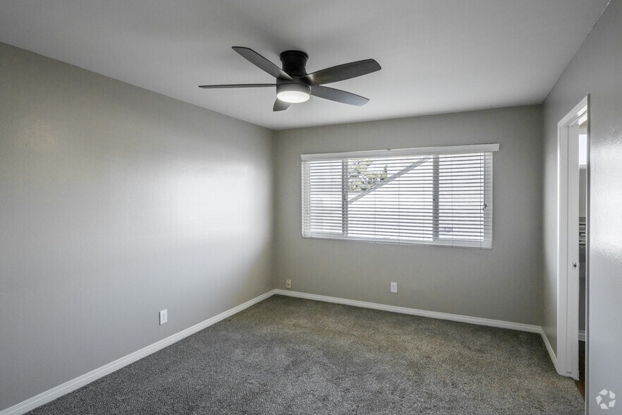 More Photos Of 291-293 Avocado St, Costa Mesa Apartments For Sale