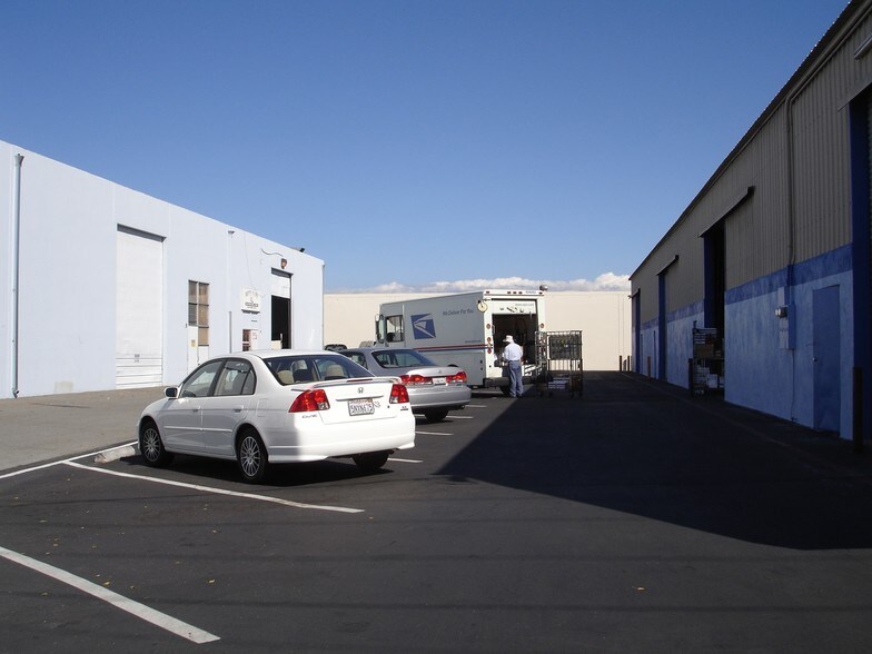More Photos Of 2735-2741 Scott Blvd, Santa Clara Service For Lease