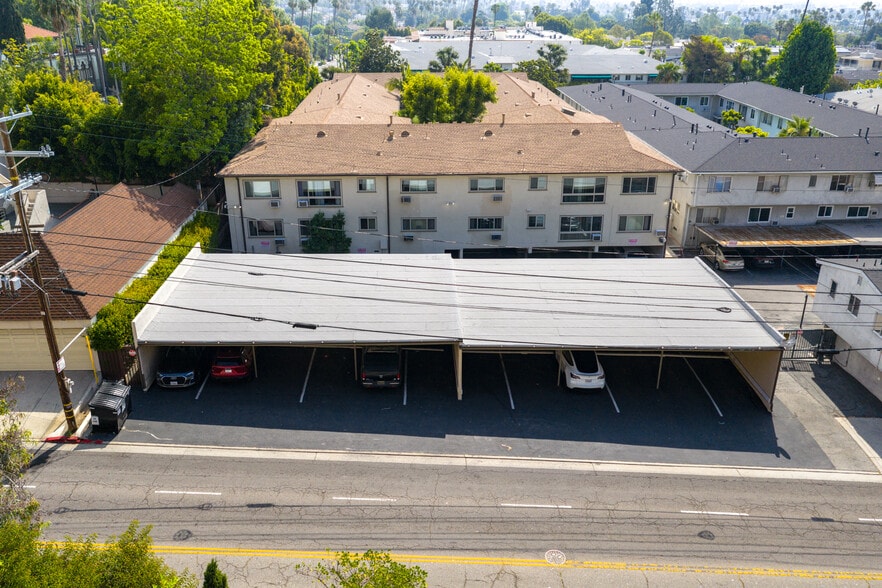 More Photos Of 1633 N Laurel Ave, Los Angeles Apartments For Sale