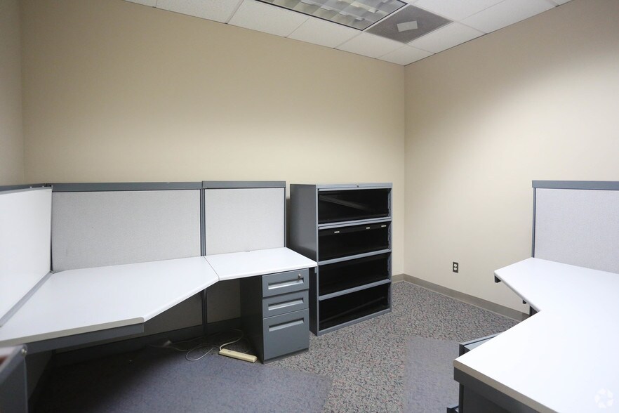 More Photos Of 2070 Little Hills Expy, Saint Charles Office For Sale