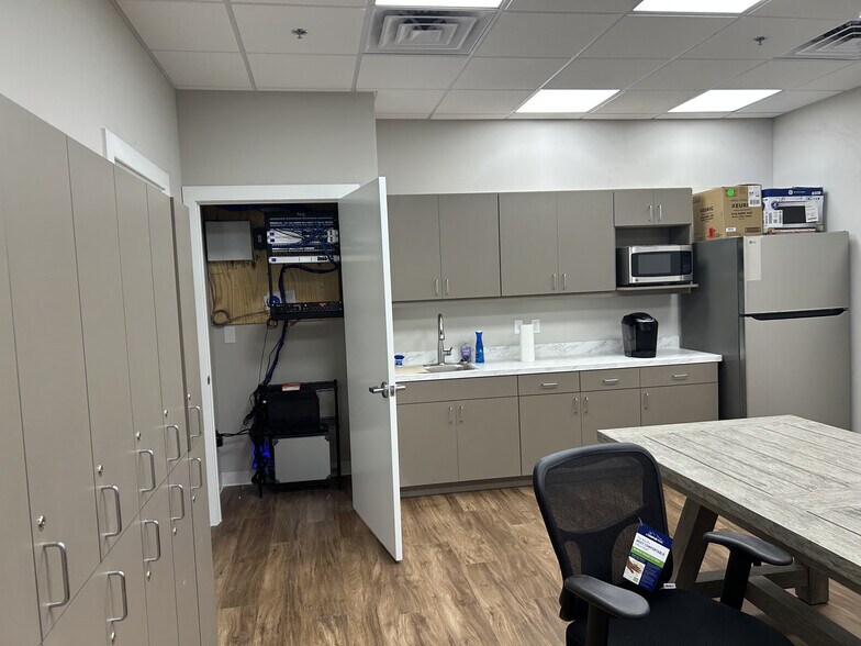 More Photos Of 20 Cypress Point Pky, Palm Coast Freestanding For Sale