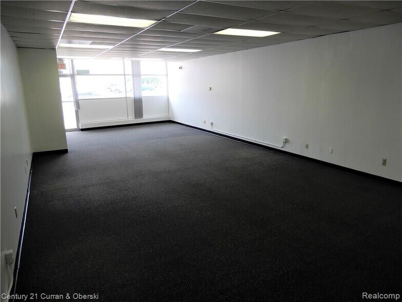 More Photos Of 12142-12154 Dix Toledo Rd, Southgate Freestanding For Lease