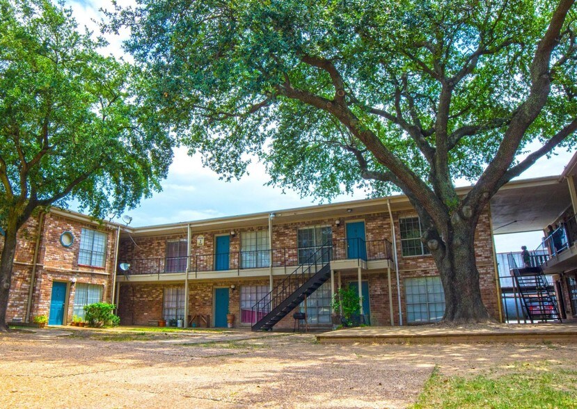 More Photos Of 6909 Renwick Dr, Houston Apartments For Sale