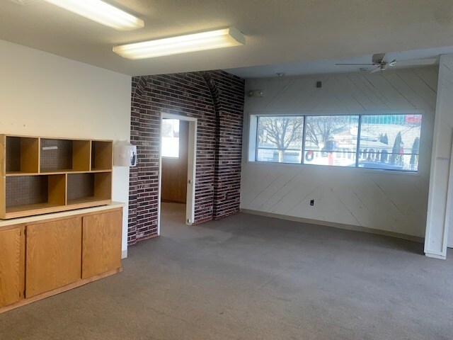 More Photos Of 52 N 2nd St, Coplay Flex For Lease