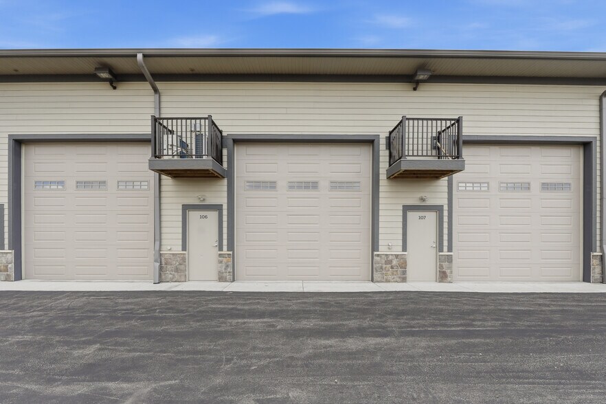 More Photos Of 2112 Ferry Rd, Naperville Warehouse For Sale