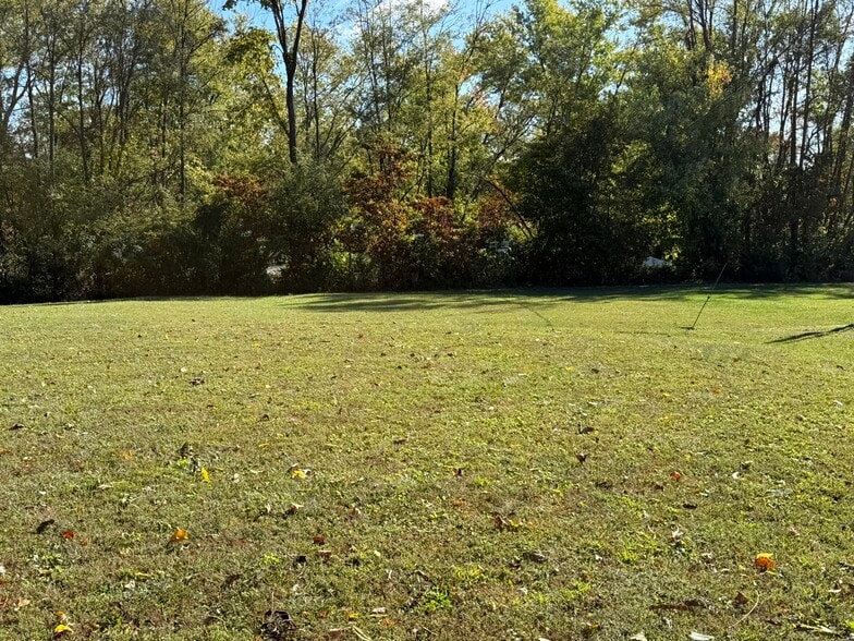 More Photos Of 1016 W Country Club Dr, Bloomington Multifamily For Sale