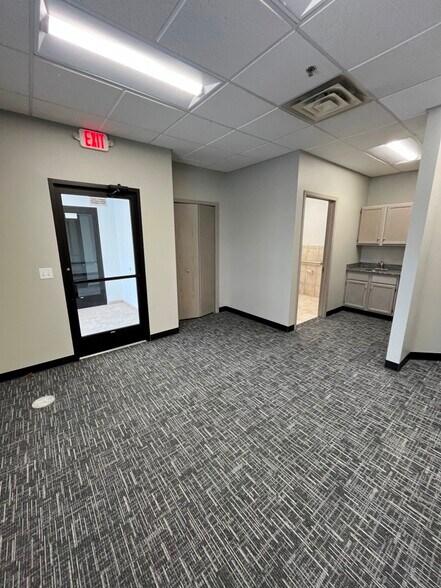 More Photos Of 6845 20th Ave, Centerville Industrial For Lease