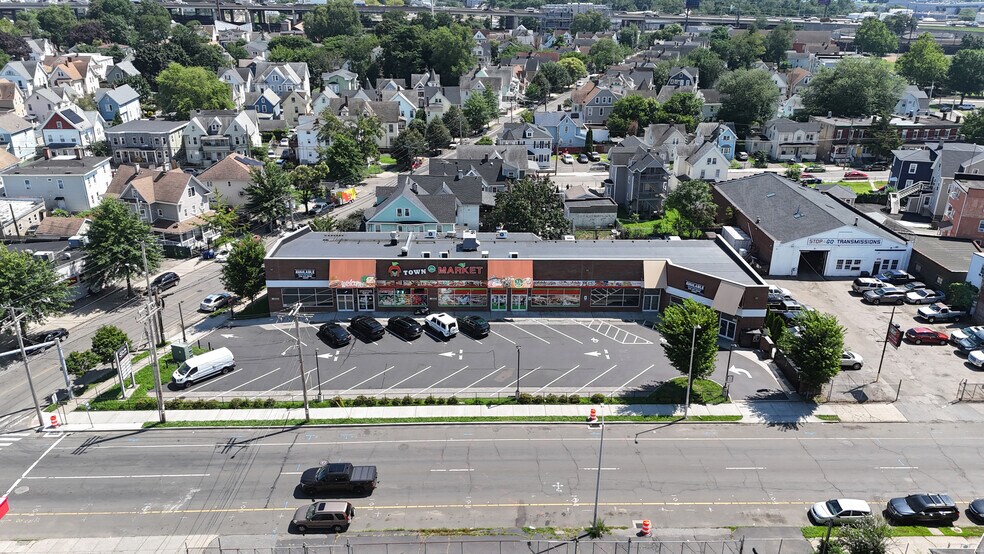 More Photos Of 937 State St, Bridgeport Storefront For Sale