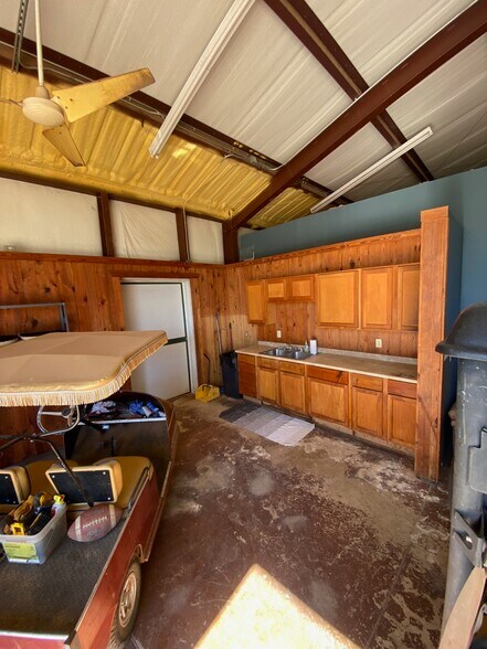 More Photos Of 6701 NW 178th St, Edmond Flex For Sale