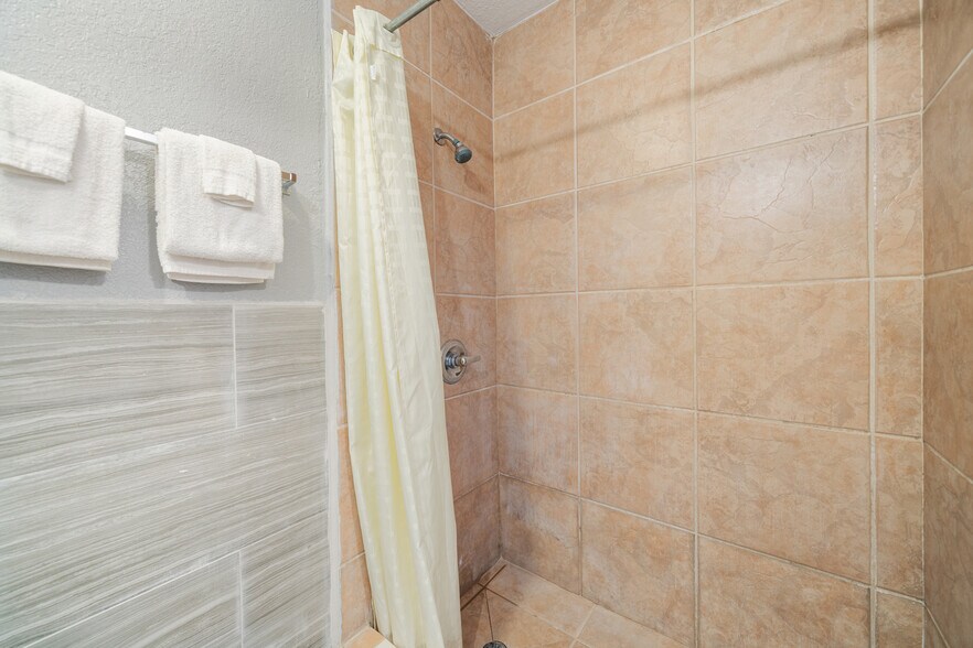 More Photos Of 309 S Fulton Beach Rd, Rockport Hotel For Sale