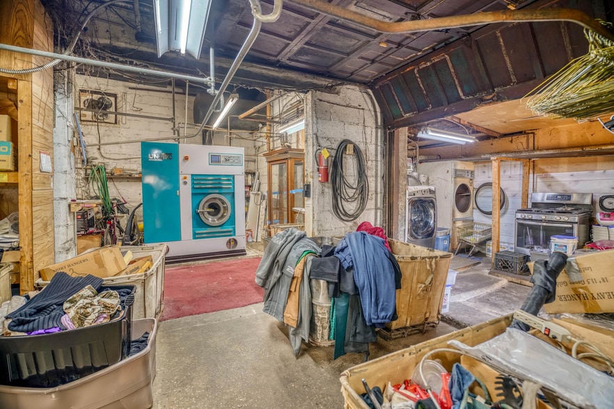 More Photos Of 12 E Wister St, Philadelphia Storefront For Sale