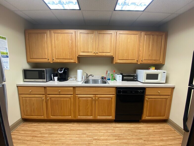 More Photos Of 350 Butler Ave, New Britain Office For Lease