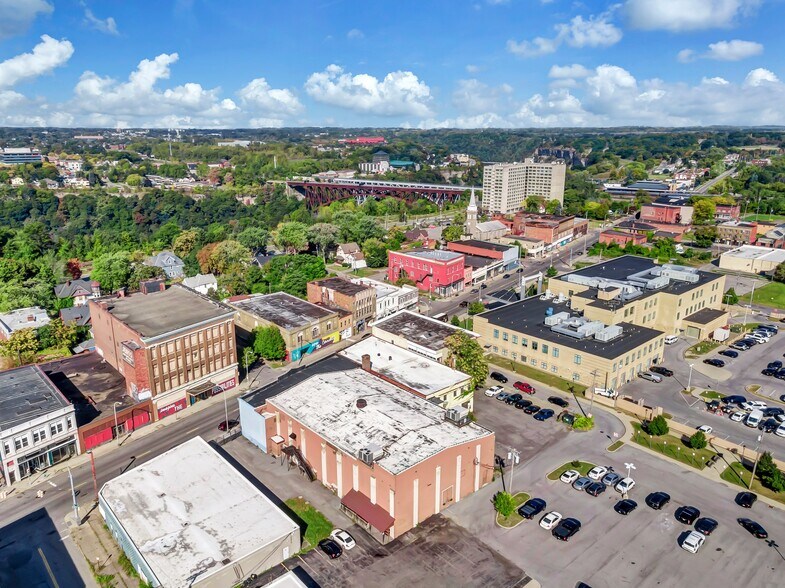 More Photos Of 1711 Main St, Niagara Falls Sports And Entertainment For Sale