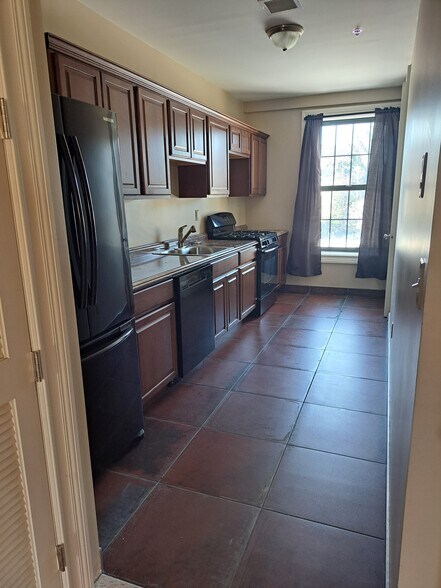 More Photos Of 520-528 Bay St, Staten Island Apartments For Lease