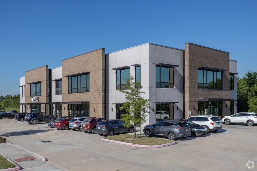 More Photos Of 8540 Broadway St, Pearland Medical For Lease