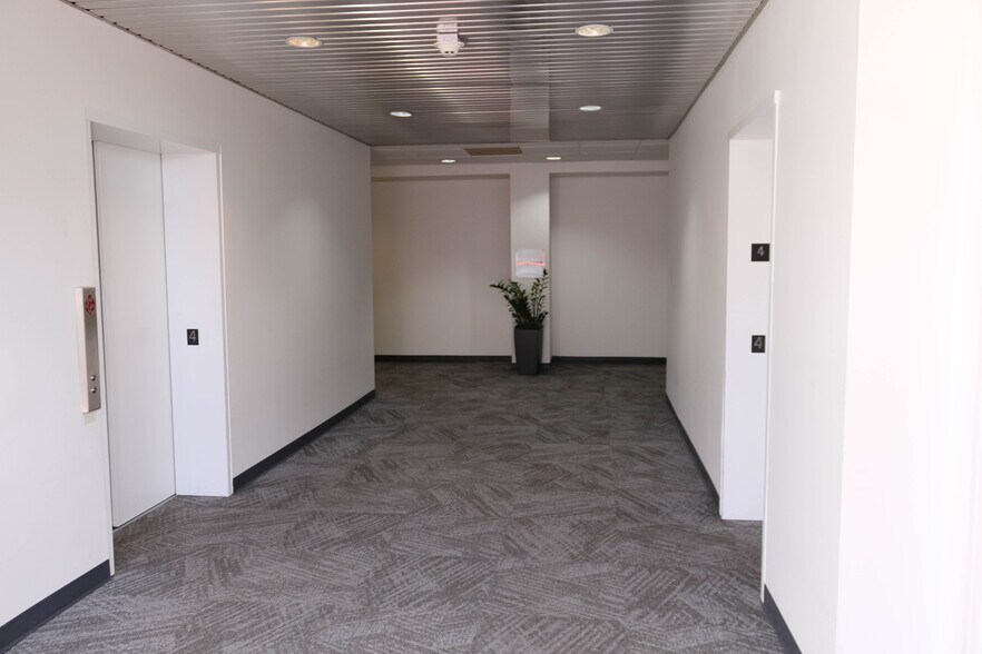 More Photos Of 201 E Markham St, Little Rock Office For Lease