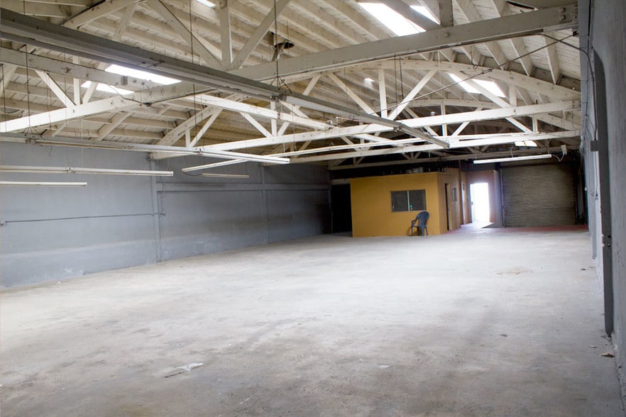 Primary Photo Of 3356 E 14th St, Los Angeles Warehouse For Lease