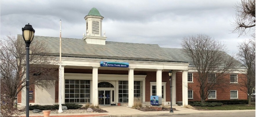 Primary Photo Of 125 W Main St, Fairborn Freestanding For Sale