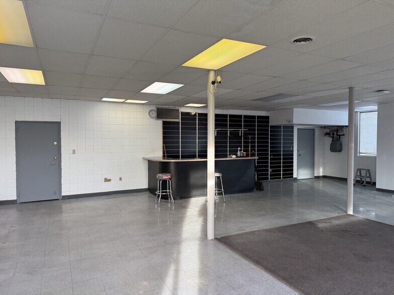 More Photos Of 308-312 41st Ave NE, Calgary Warehouse For Lease