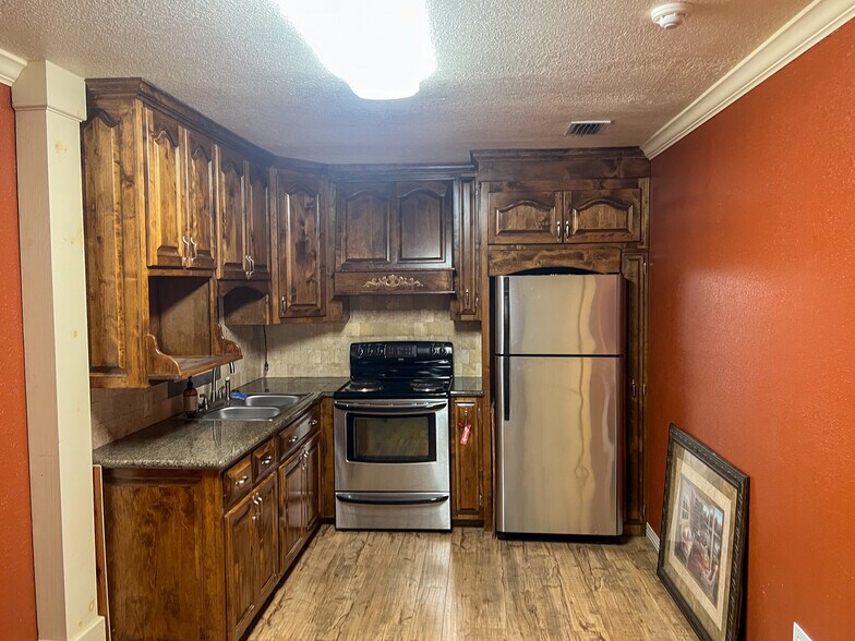 More Photos Of 17246 MS-26, Lucedale Flex For Lease