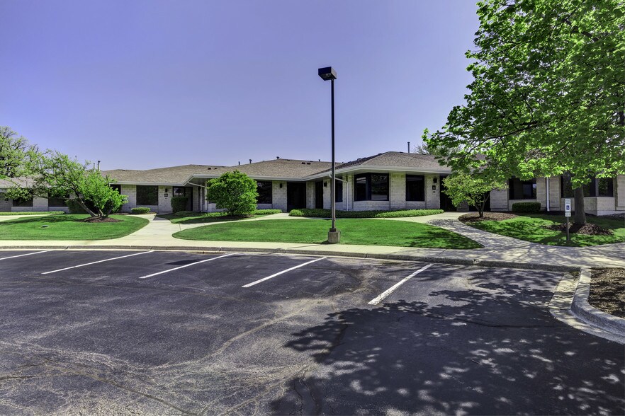 More Photos Of 300-490 Quail Ridge Dr, Westmont Unknown For Lease