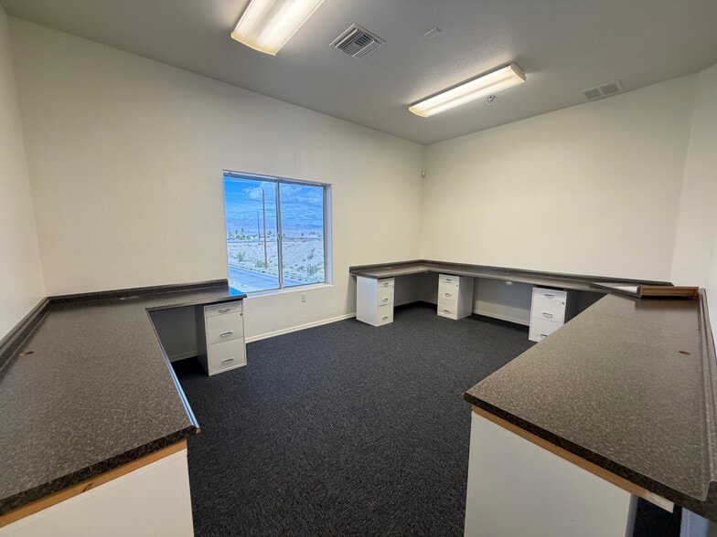 More Photos Of 1515 N Lake Havasu Ave, Lake Havasu City General Retail For Sale