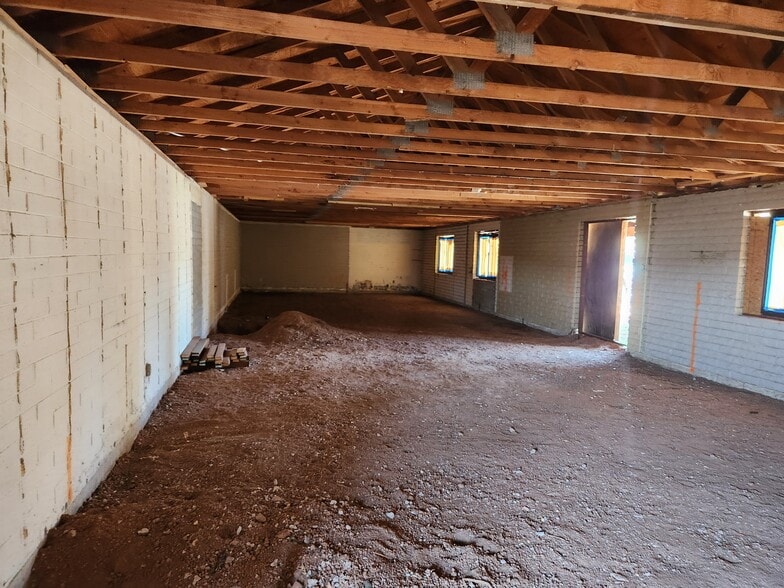 More Photos Of 704 S Meadow St, Payson Office For Sale