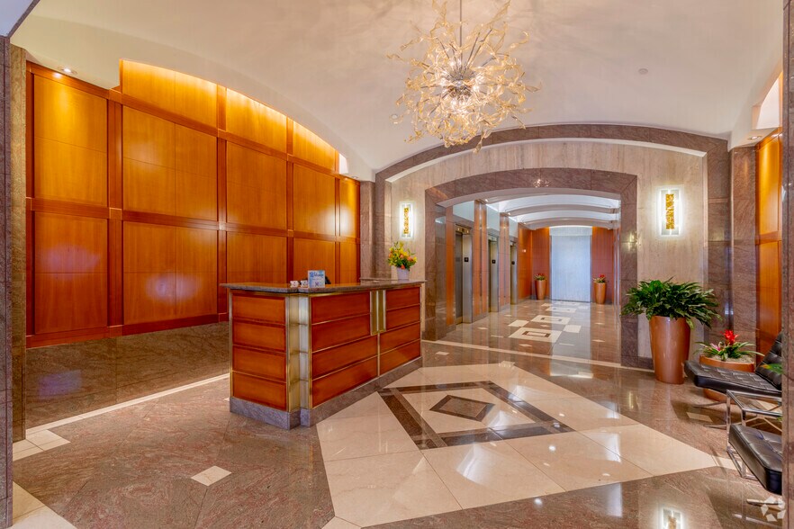 More Photos Of 1025 Connecticut Ave NW, Washington Office For Lease