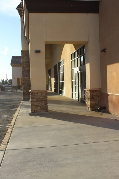 More Photos Of 1778-1950 W Florida Ave, Hemet Unknown For Lease