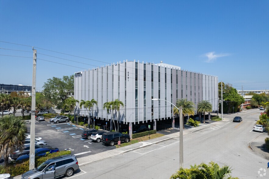 More Photos Of 5901 SW 74th St, Miami Medical For Lease