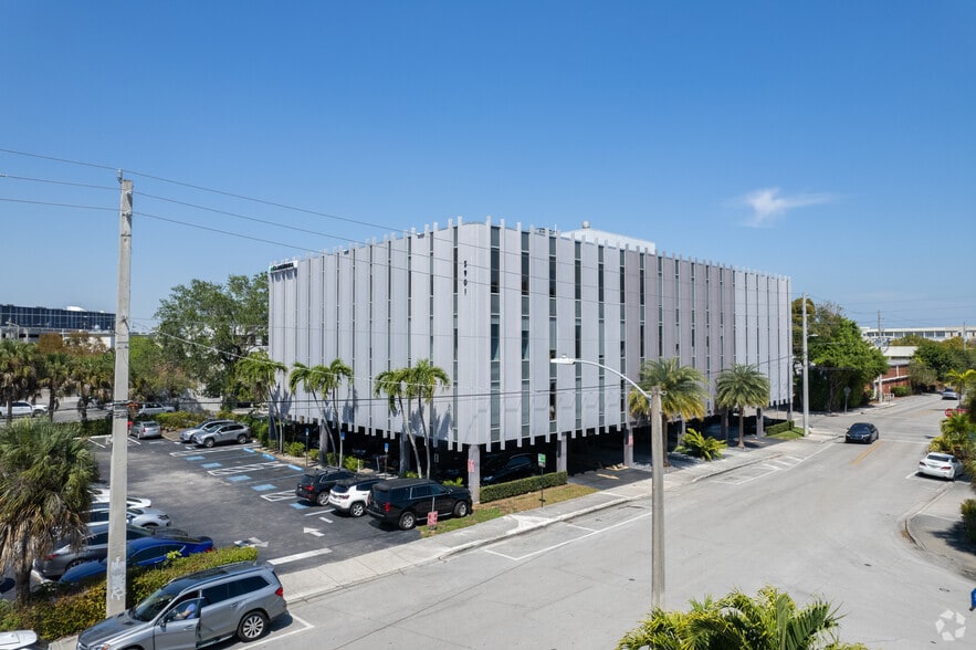More Photos Of 5901 SW 74th St, Miami Medical For Lease