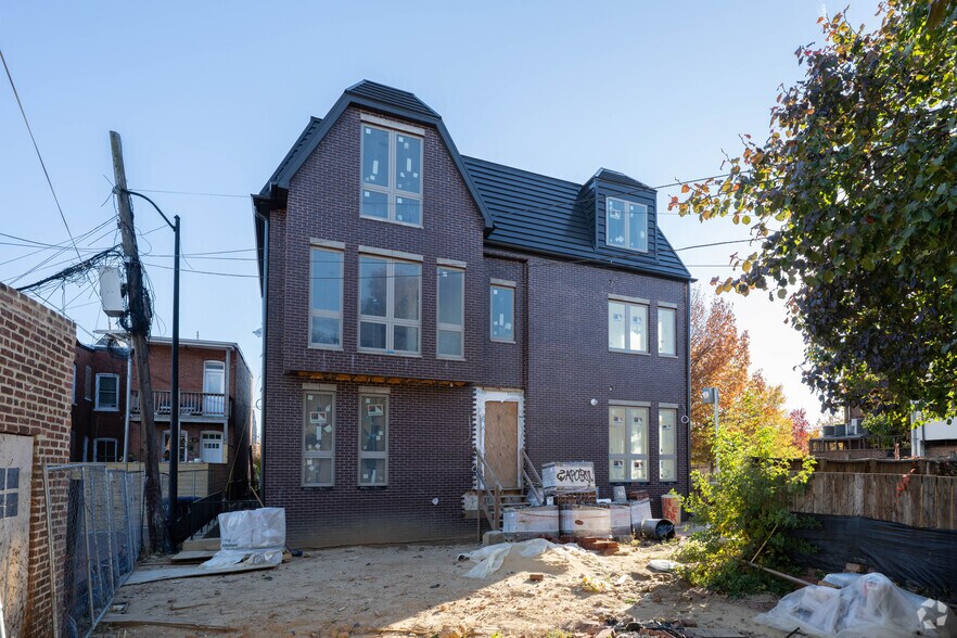 More Photos Of 421 T St NW, Washington Apartments For Sale