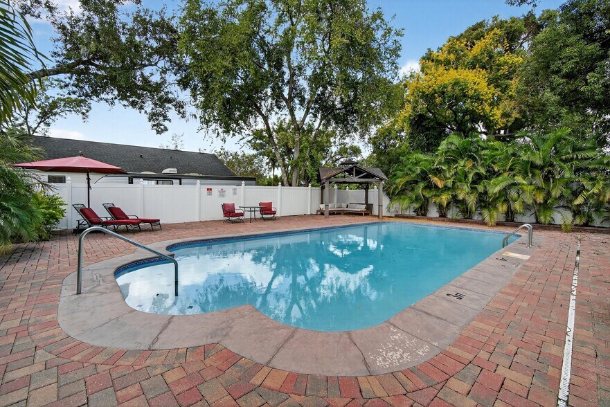 More Photos Of 805 N Wheeler St, Plant City Hospitality For Sale