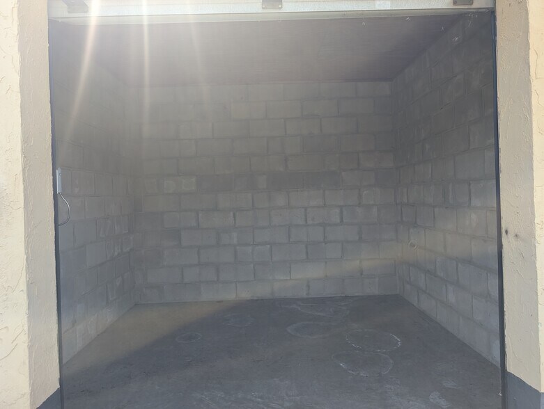 More Photos Of 1204 Oak St, Palatka Self Storage For Sale