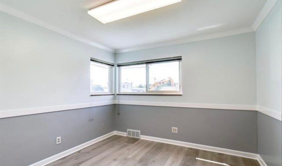 More Photos Of 30018 Orchard Lake Rd, Farmington Hills Medical For Sale