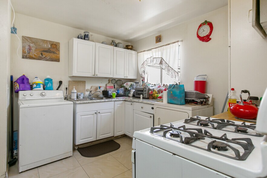 More Photos Of 541 N Summit Ave, Pasadena Apartments For Sale