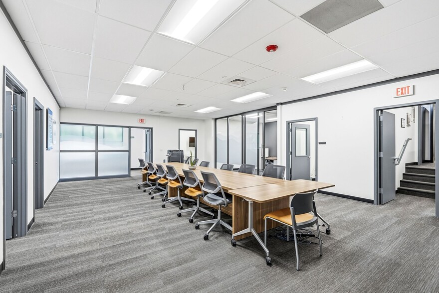 More Photos Of 105 Fairview Rd, Asheville Light Manufacturing For Lease